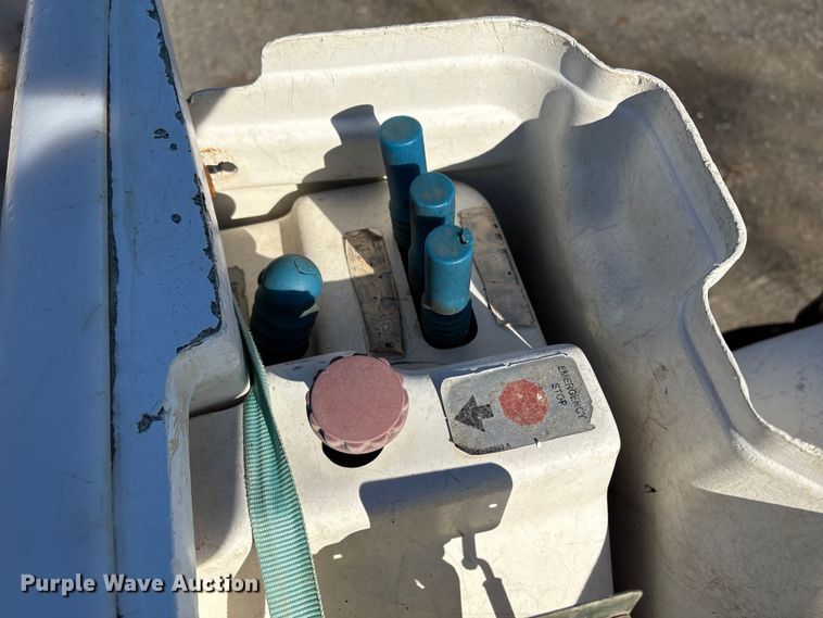 image for item DT2765 2017 International 4300 bucket truck