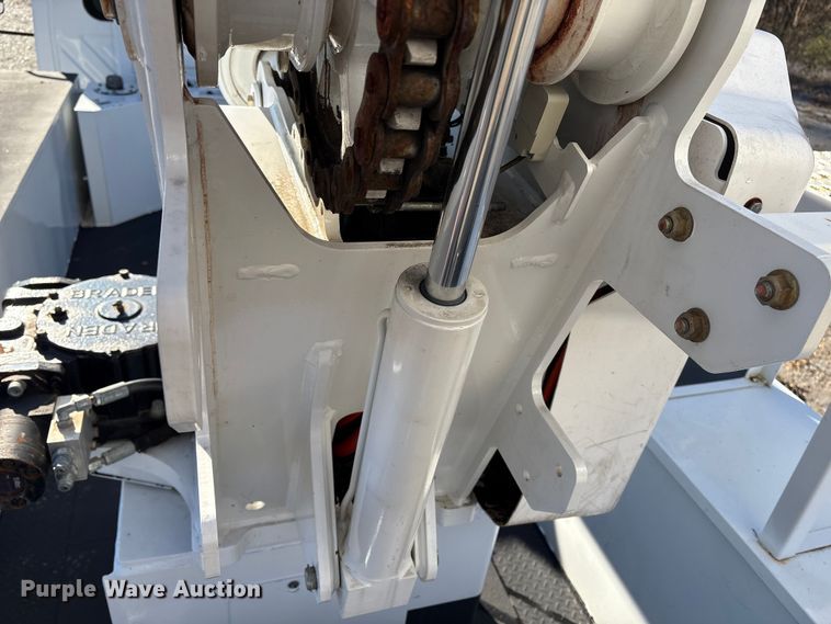 image for item DT2765 2017 International 4300 bucket truck