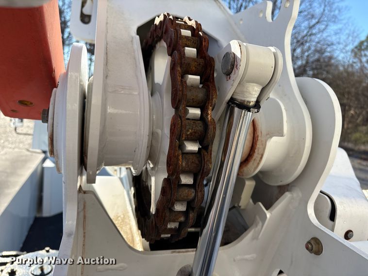 image for item DT2765 2017 International 4300 bucket truck