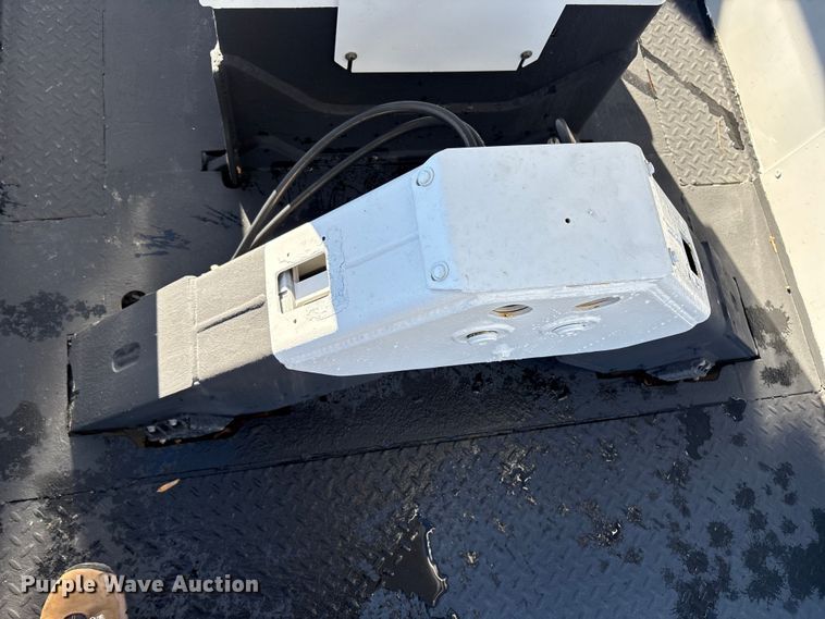 image for item DT2765 2017 International 4300 bucket truck