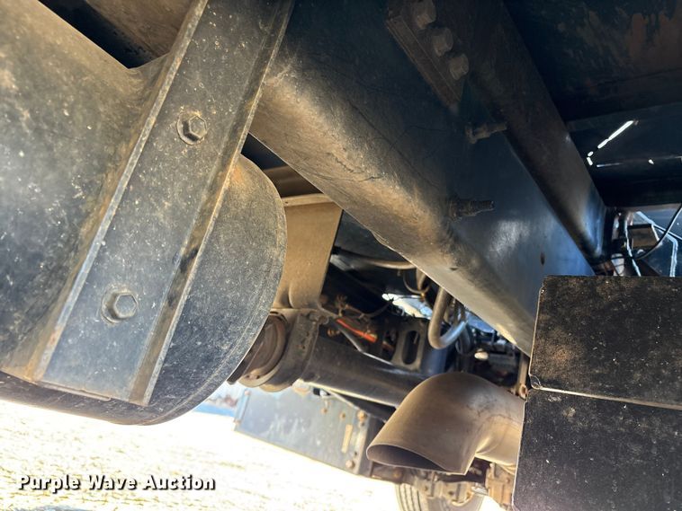 image for item DT2765 2017 International 4300 bucket truck