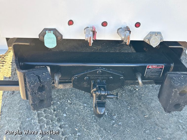 image for item DT2765 2017 International 4300 bucket truck