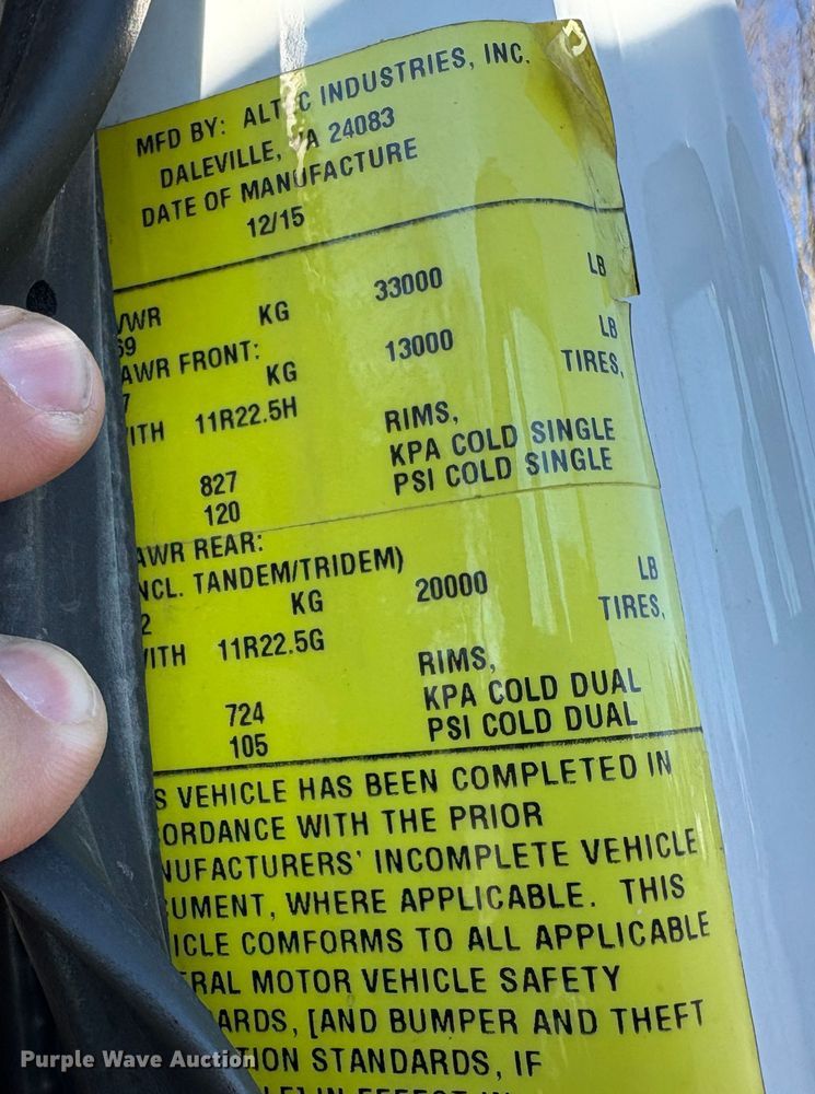 image for item DT2765 2017 International 4300 bucket truck