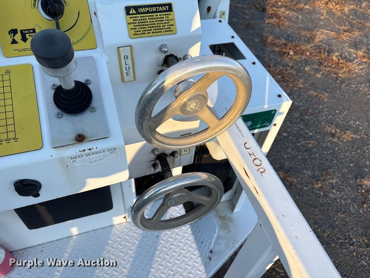 image for item DT2767 2012 Hogg and Davis 0DP40-4HRC reel trailer