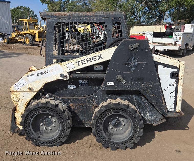 image for item DT4716 2011 Terex TSR50 skid steer loader