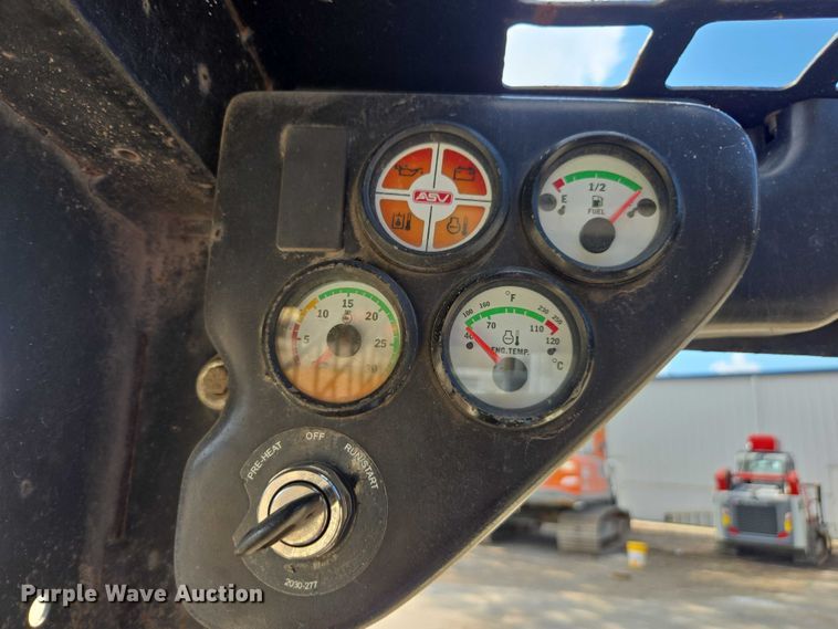 image for item DT4716 2011 Terex TSR50 skid steer loader