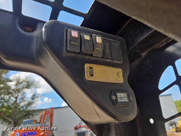 image for item DT4716 2011 Terex TSR50 skid steer loader