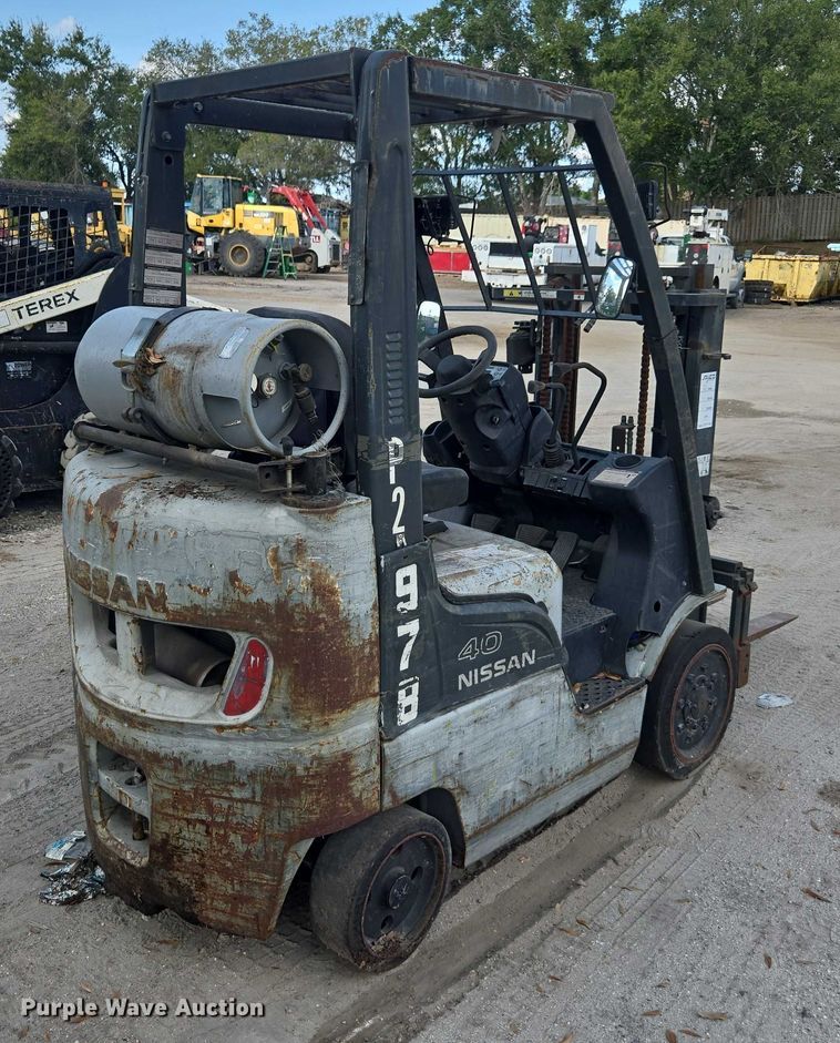 MONTACARGAS NISSAN 40