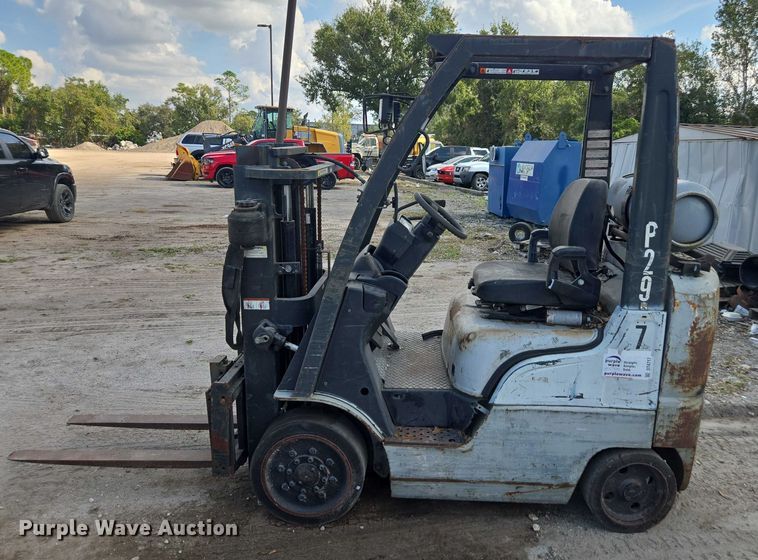 image for item DT4717 Nissan 40 forklift
