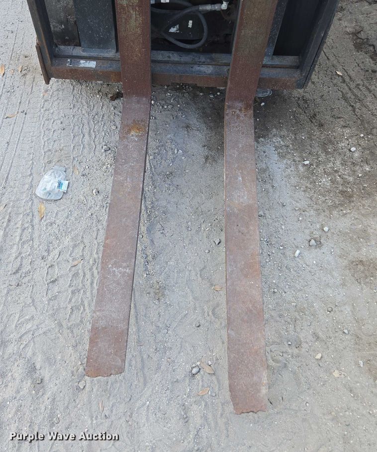 image for item DT4717 Nissan 40 forklift