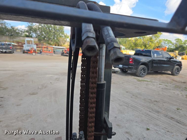 image for item DT4717 Nissan 40 forklift