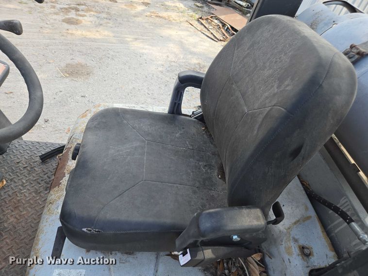 image for item DT4717 Nissan 40 forklift