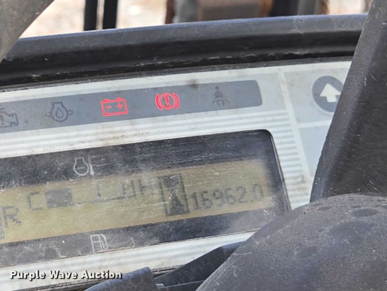 image for item DT4717 Nissan 40 forklift