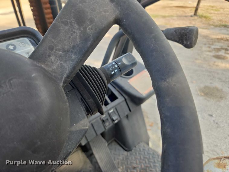 image for item DT4717 Nissan 40 forklift