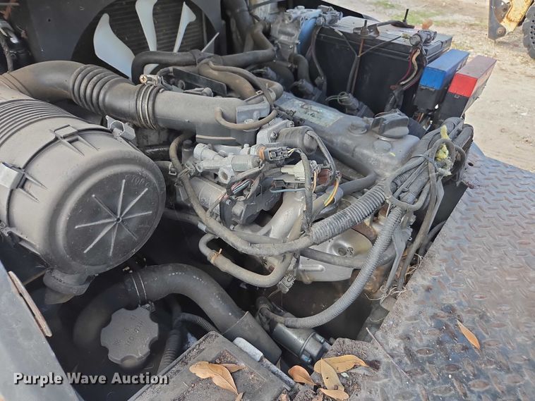 image for item DT4717 Nissan 40 forklift