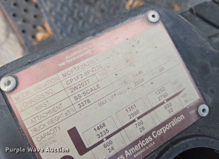 image for item DT4717 Nissan 40 forklift