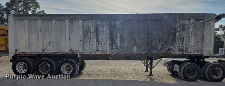 image for item DT4718 2006 Mac end dump trailer