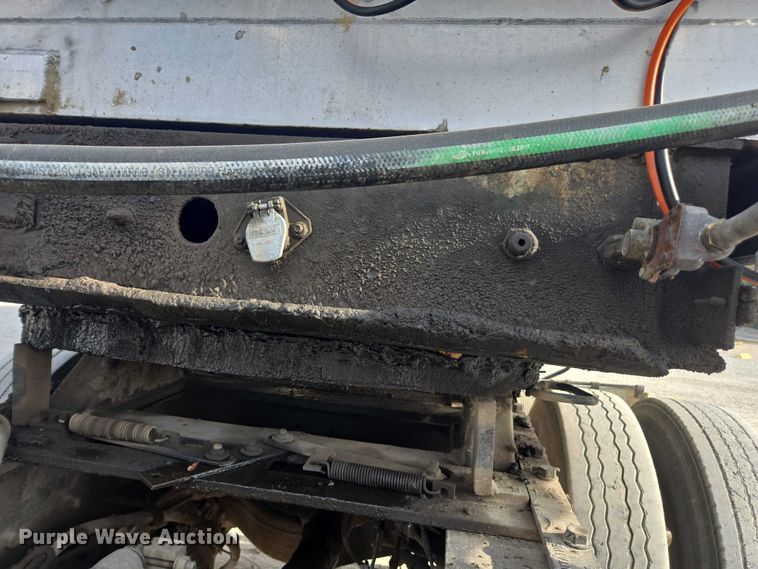 image for item DT4718 2006 Mac end dump trailer