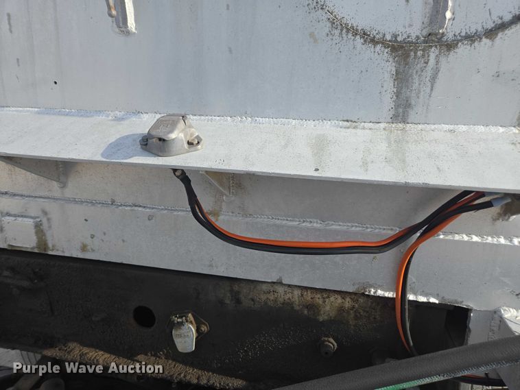 image for item DT4718 2006 Mac end dump trailer