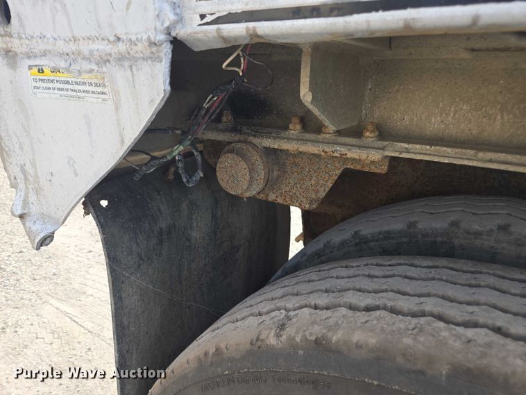 image for item DT4718 2006 Mac end dump trailer