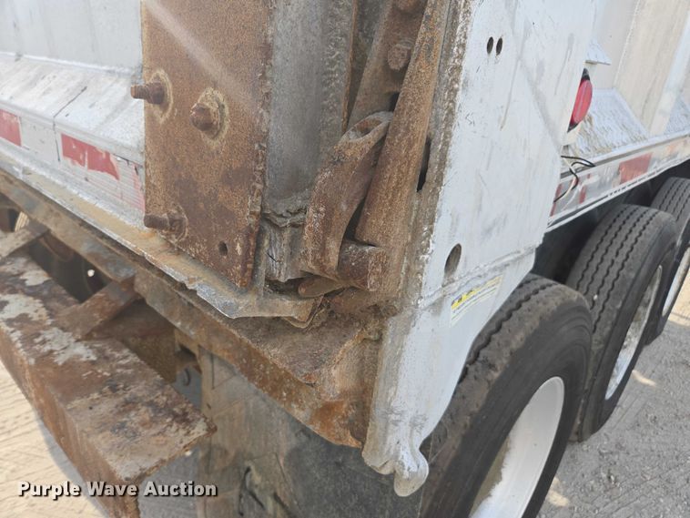 image for item DT4718 2006 Mac end dump trailer