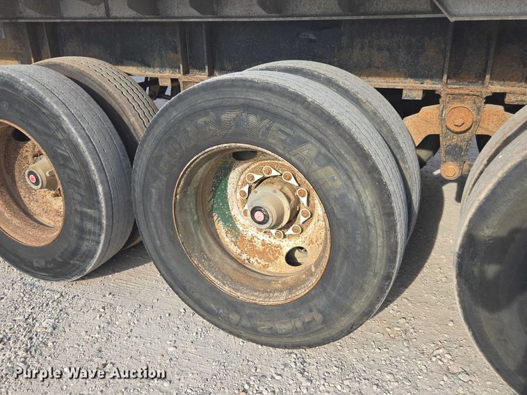 image for item DT4718 2006 Mac end dump trailer