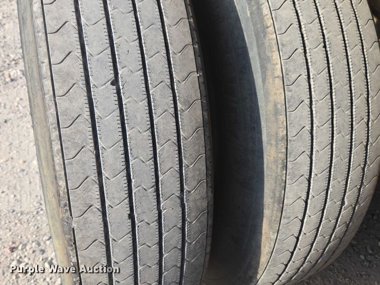 image for item DT4718 2006 Mac end dump trailer