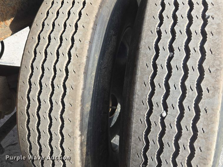 image for item DT4718 2006 Mac end dump trailer