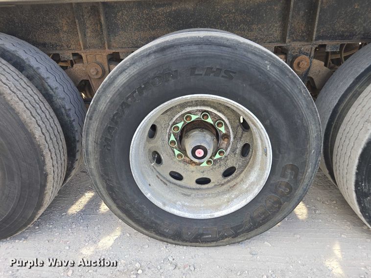 image for item DT4718 2006 Mac end dump trailer