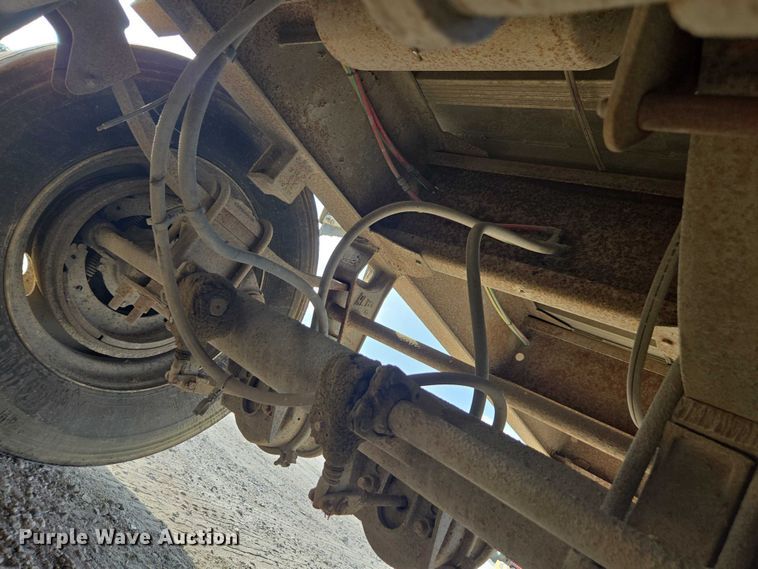 image for item DT4718 2006 Mac end dump trailer