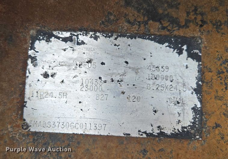 image for item DT4718 2006 Mac end dump trailer