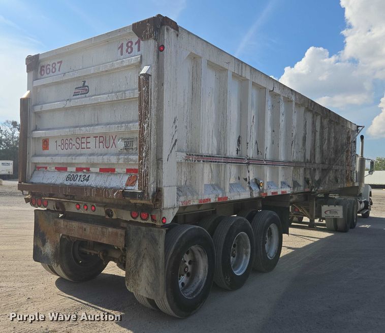 image for item DT4720 2010 Transcraft end dump trailer