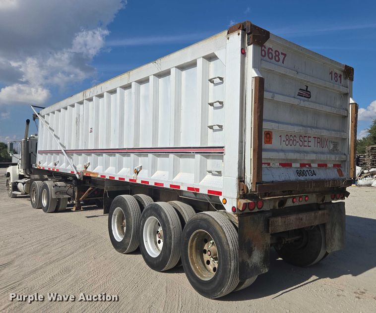 image for item DT4720 2010 Transcraft end dump trailer