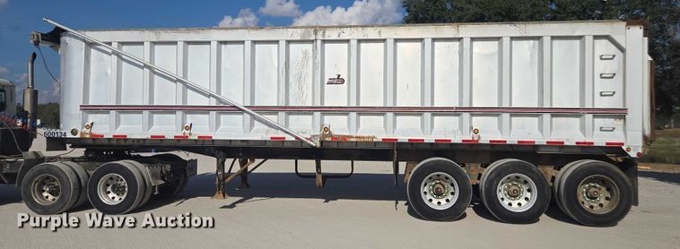 image for item DT4720 2010 Transcraft end dump trailer