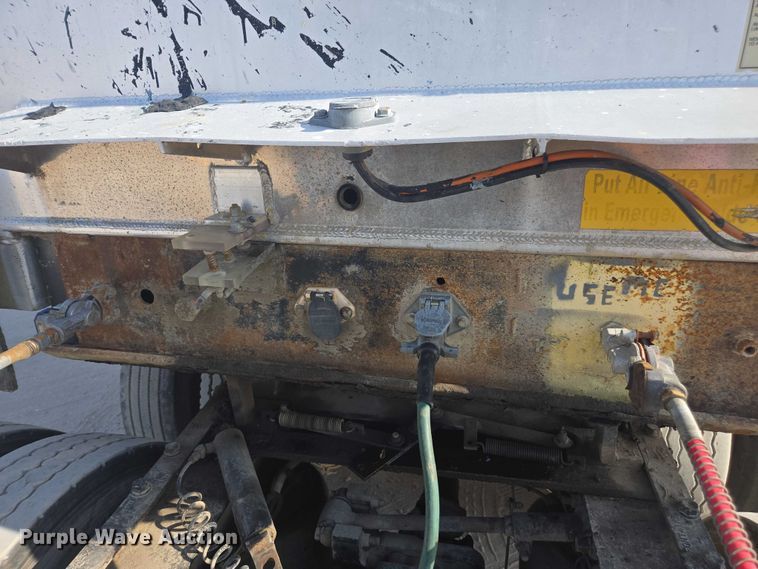 image for item DT4720 2010 Transcraft end dump trailer