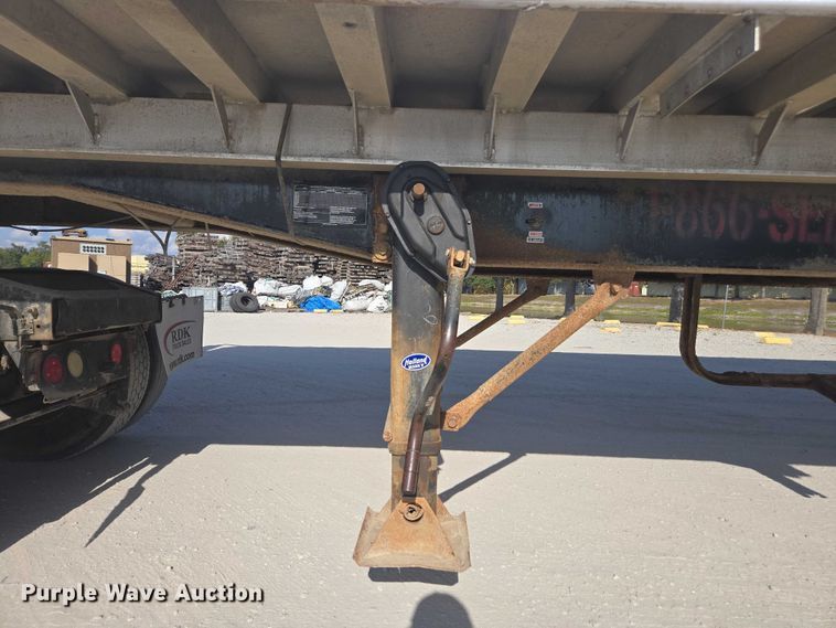 image for item DT4720 2010 Transcraft end dump trailer