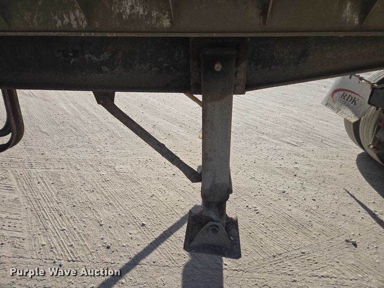 image for item DT4720 2010 Transcraft end dump trailer