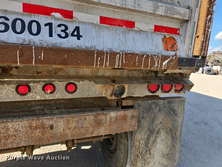 image for item DT4720 2010 Transcraft end dump trailer