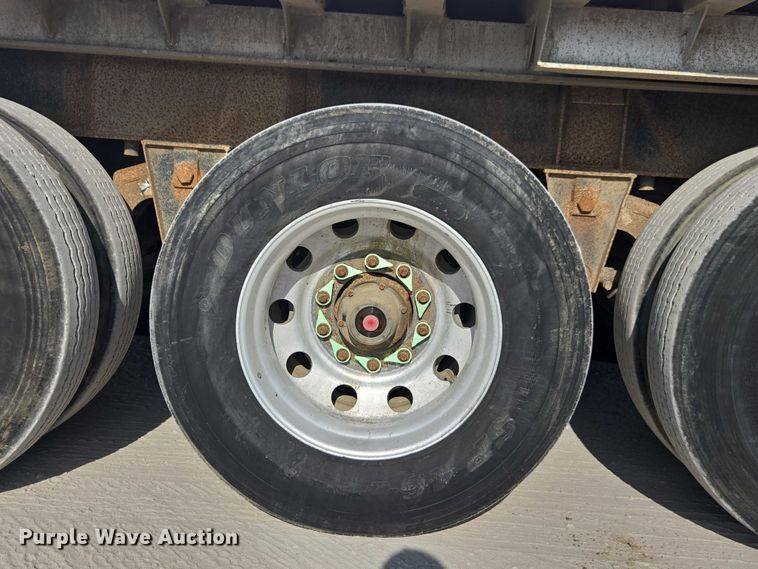 image for item DT4720 2010 Transcraft end dump trailer