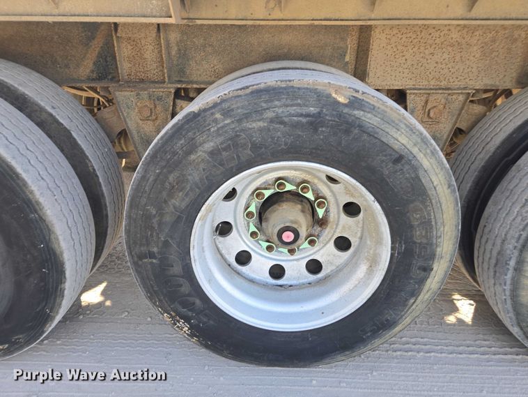 image for item DT4720 2010 Transcraft end dump trailer