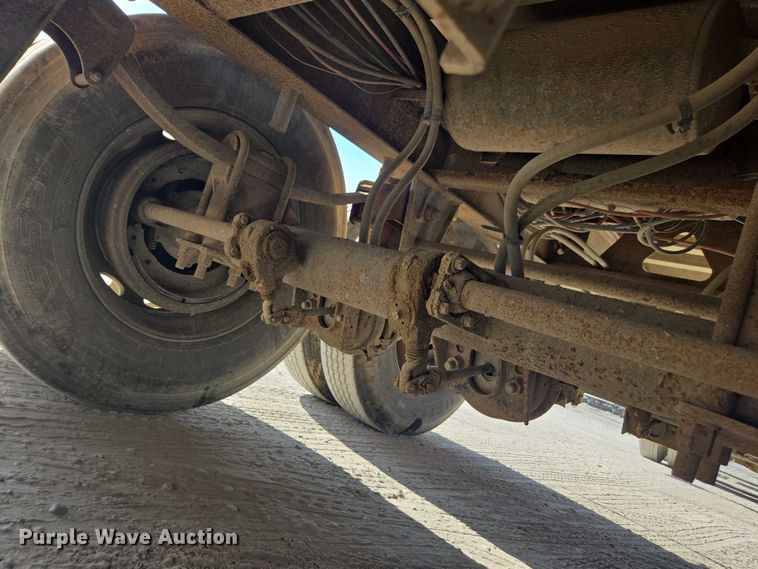 image for item DT4720 2010 Transcraft end dump trailer