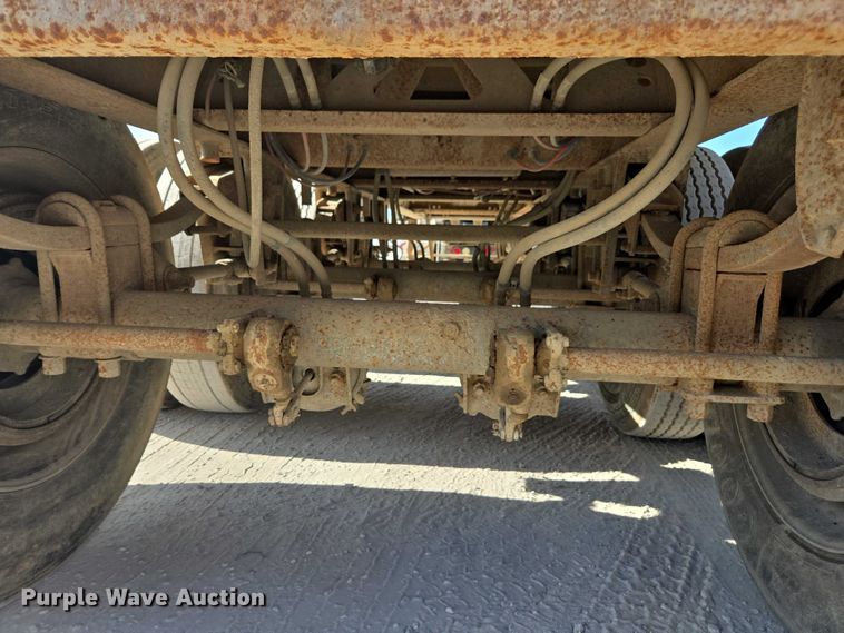 image for item DT4720 2010 Transcraft end dump trailer