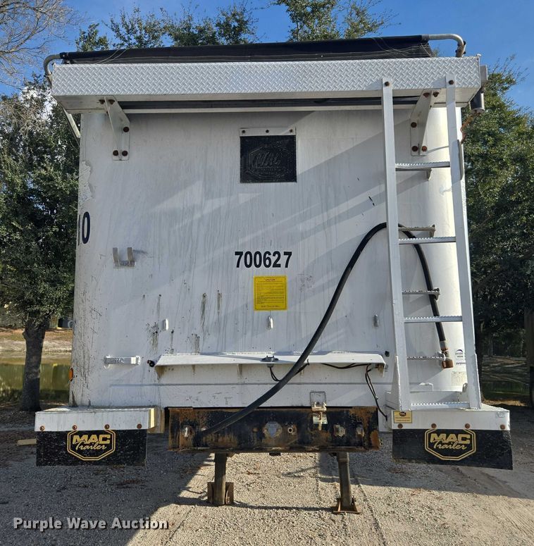 image for item DT4721 2006 Mac end dump trailer