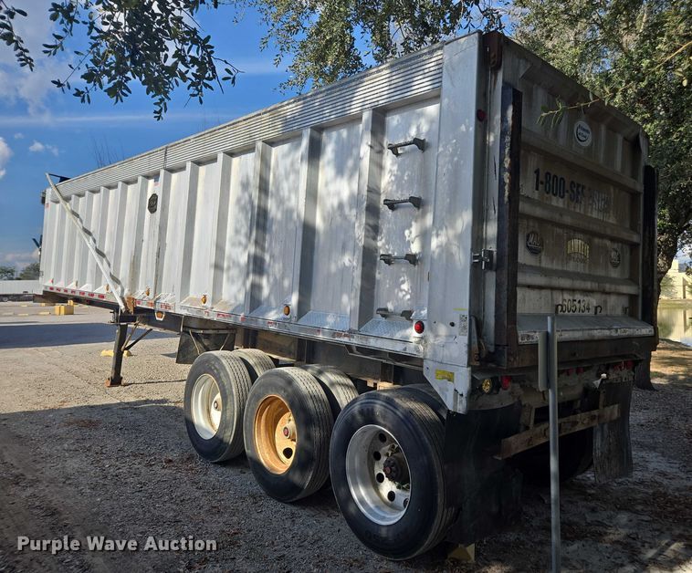 image for item DT4721 2006 Mac end dump trailer