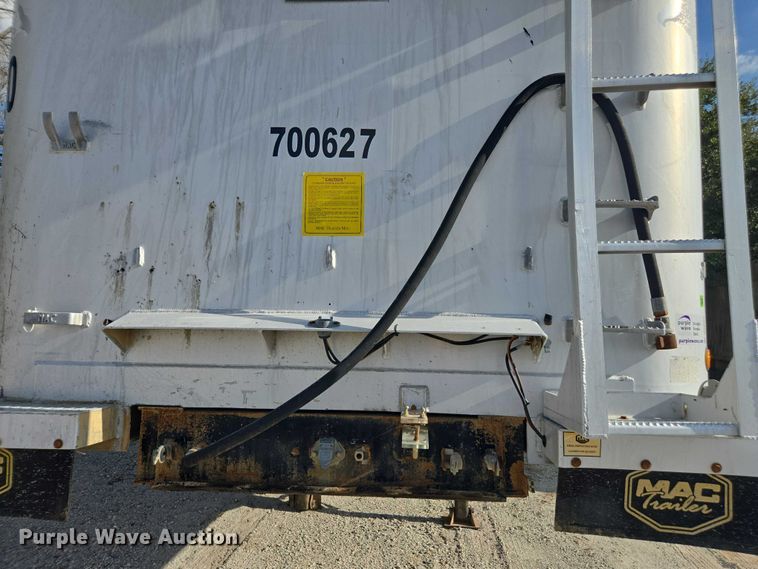 image for item DT4721 2006 Mac end dump trailer