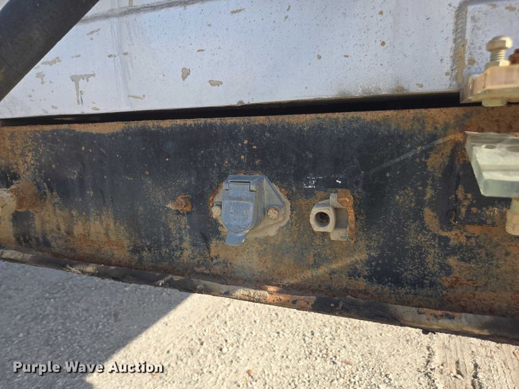 image for item DT4721 2006 Mac end dump trailer