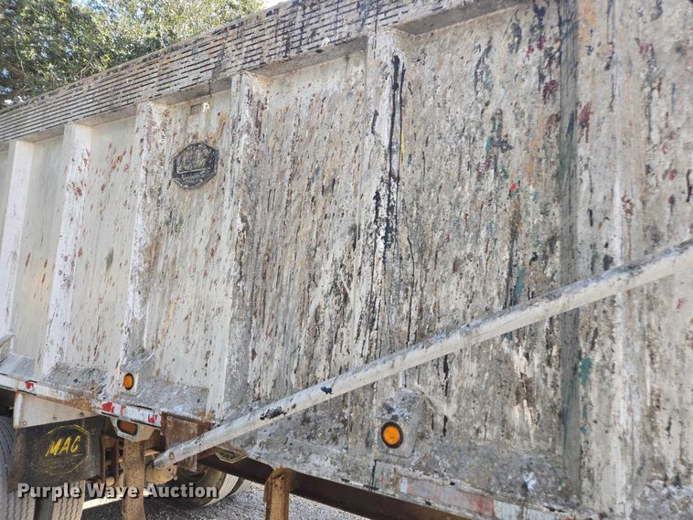 image for item DT4721 2006 Mac end dump trailer