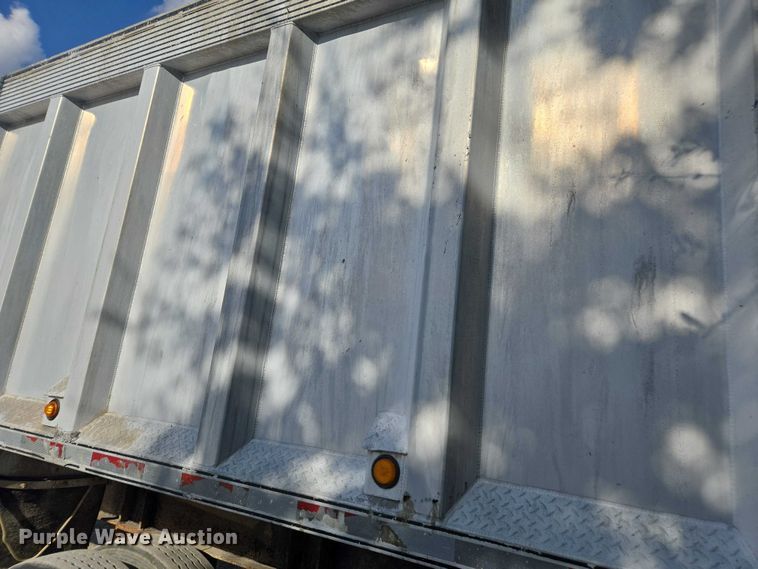 image for item DT4721 2006 Mac end dump trailer