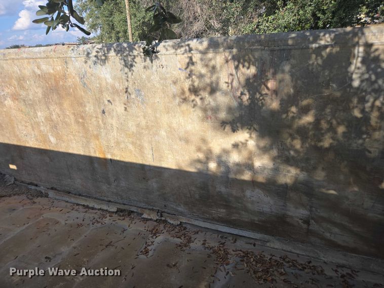 image for item DT4721 2006 Mac end dump trailer