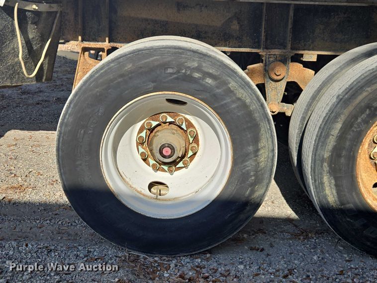 image for item DT4721 2006 Mac end dump trailer